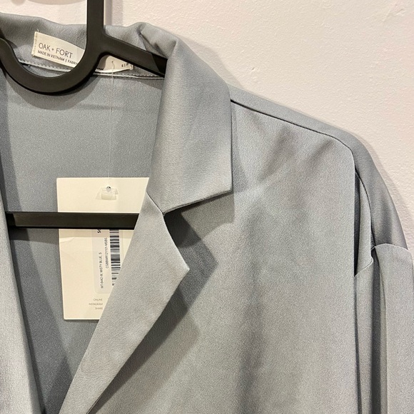 NWT Oak + Fort Satiny Button-Up in Light Blue - Picture 5 of 6